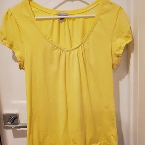 🎀🎀Yellow Old Navy T-shirt sz L